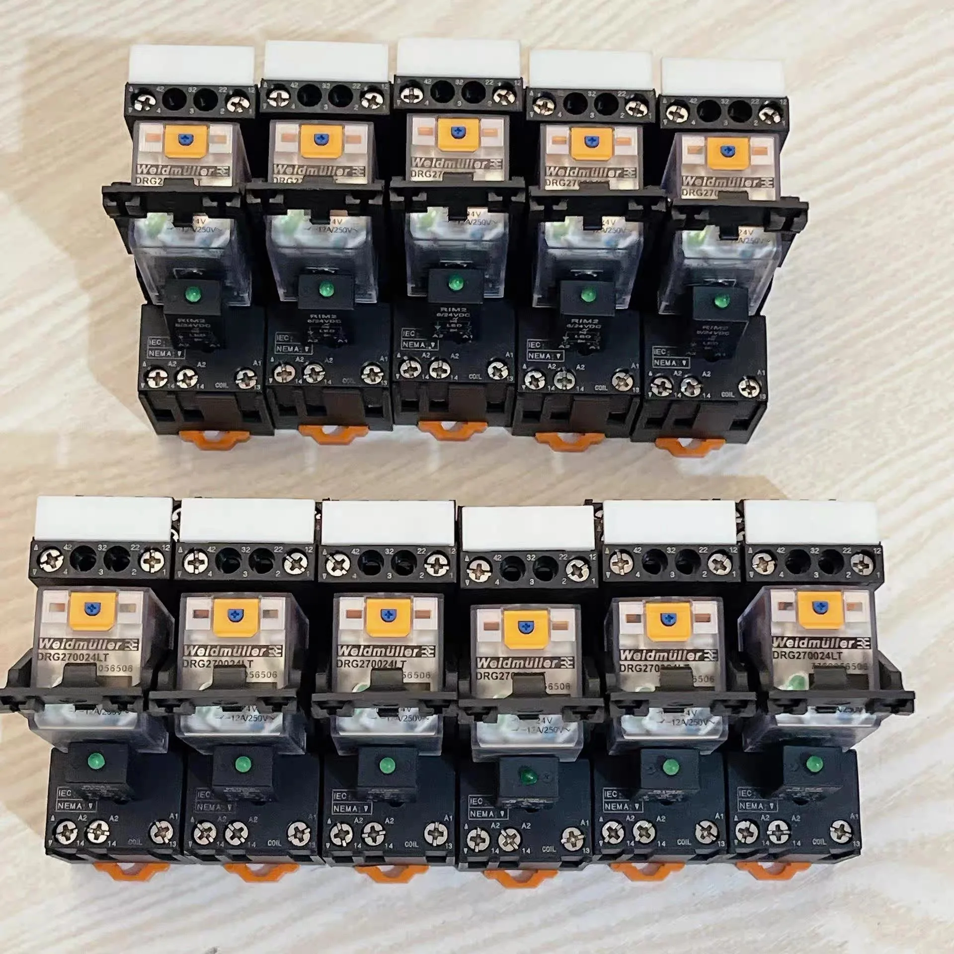 

Vidal Miller Intermediate Relay Drg 270024 Tt Dc24V 7760056027