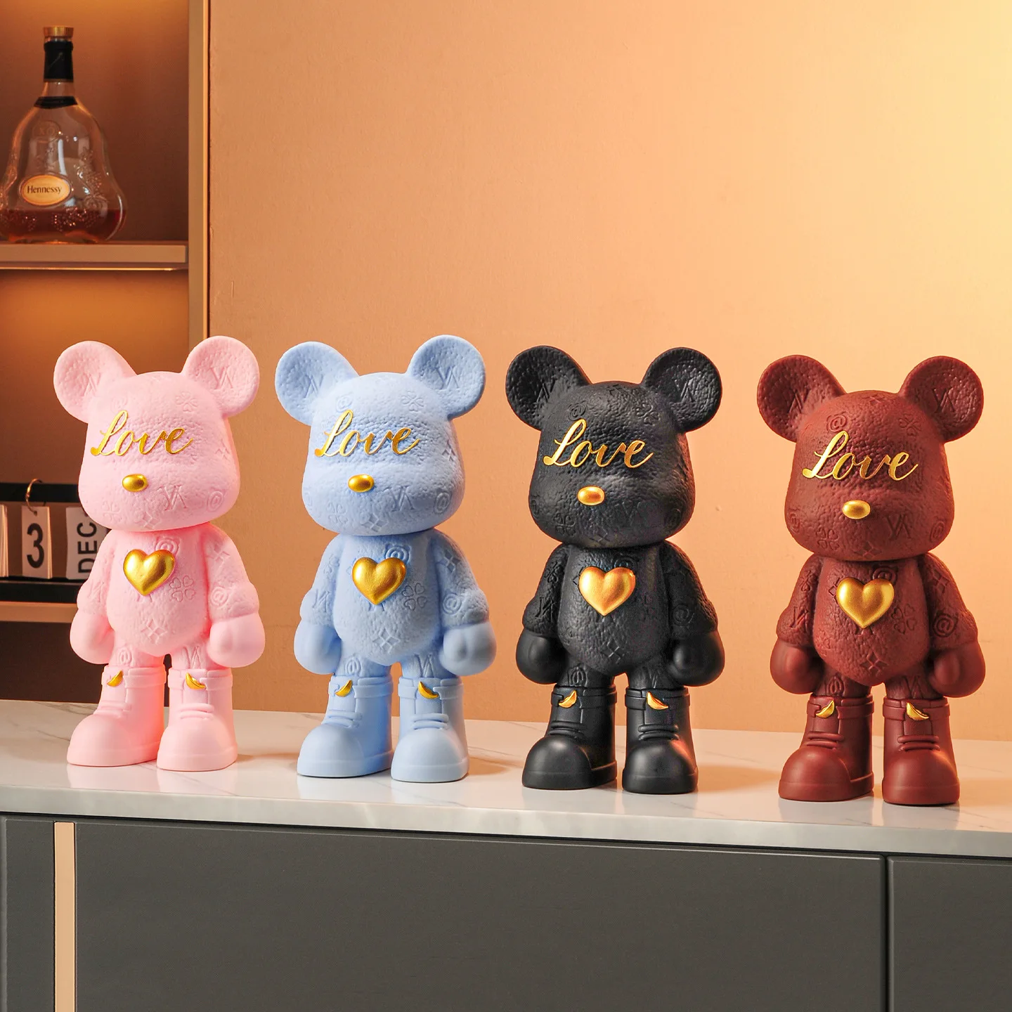 New Version Love Bear Statue Yuanbao Bear Modern Luxury Stylish Trendy Toy Entryway Wine Cabinet TV Stand Home Decor Ornament