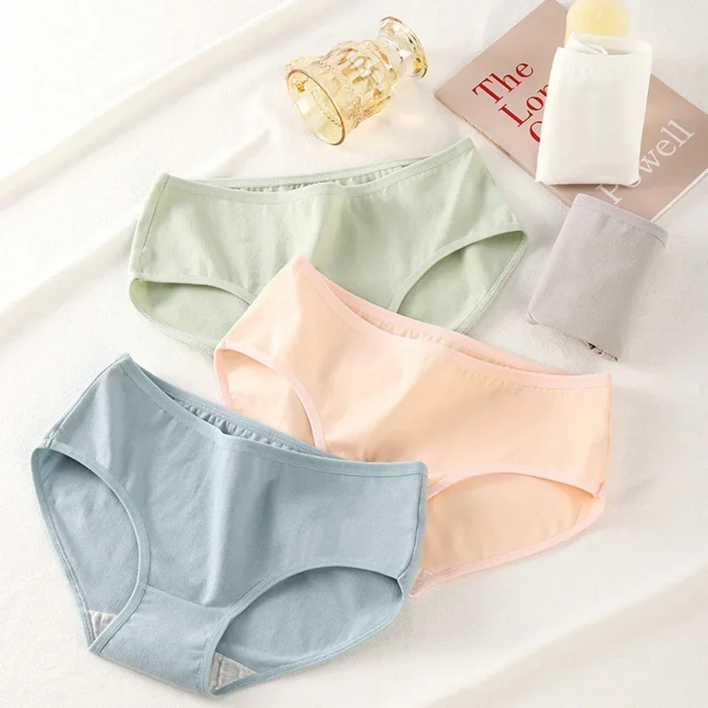 5Pcs Set Of Women's Light Colored Cotton Underwear, Solid Color Simple Casual Triangle Pants, Women's Elastic Sports Underwear