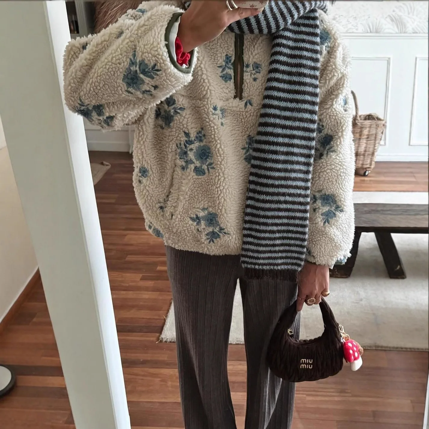 2025 New Fashion Printed Zipper Knitted Plush Sweatshirt Women Winter Casual Loose Stand-up Collar Short Top For Women