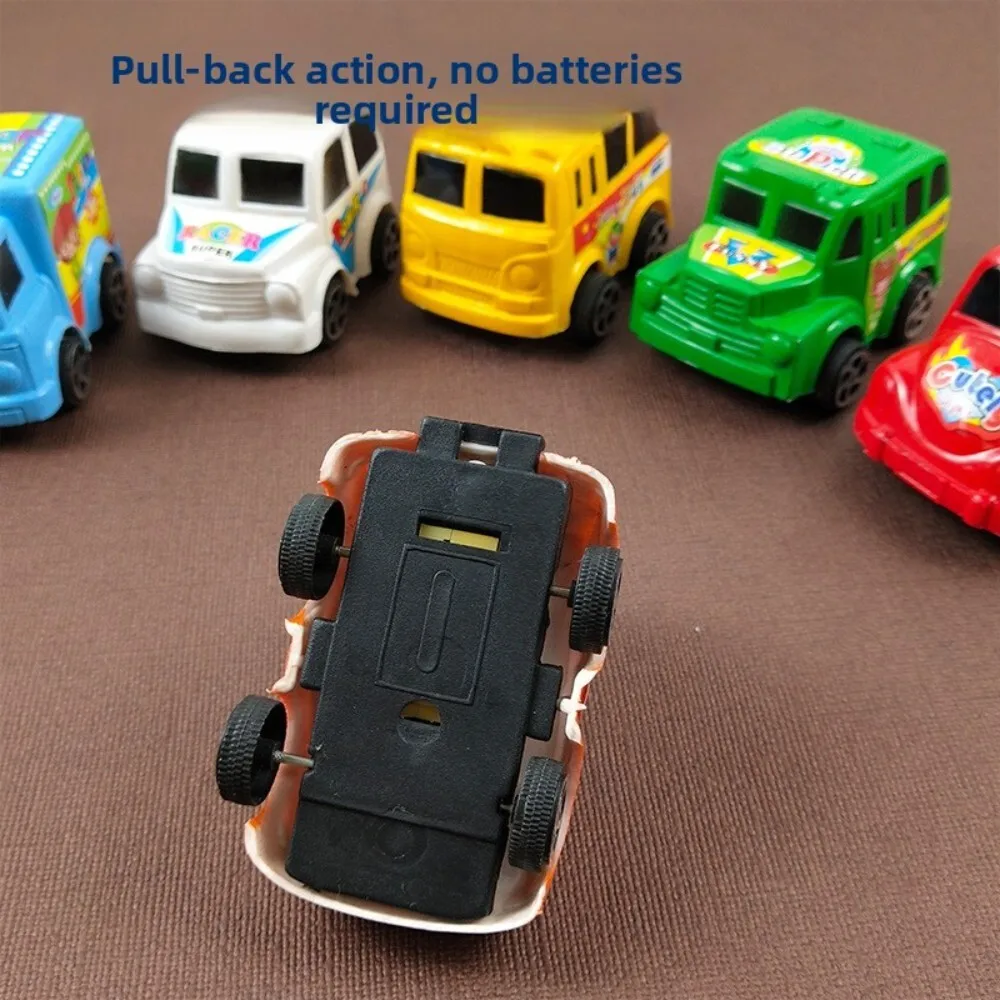 รถแข่งของเล่นแบบดึงหลังขนาดเล็กสำหรับเด็ก โมเดลรถพลาสติกขนาดเล็กสำหรับเล่นพกพาและของสะสม ของขวัญกิจกรรมสนุกๆ