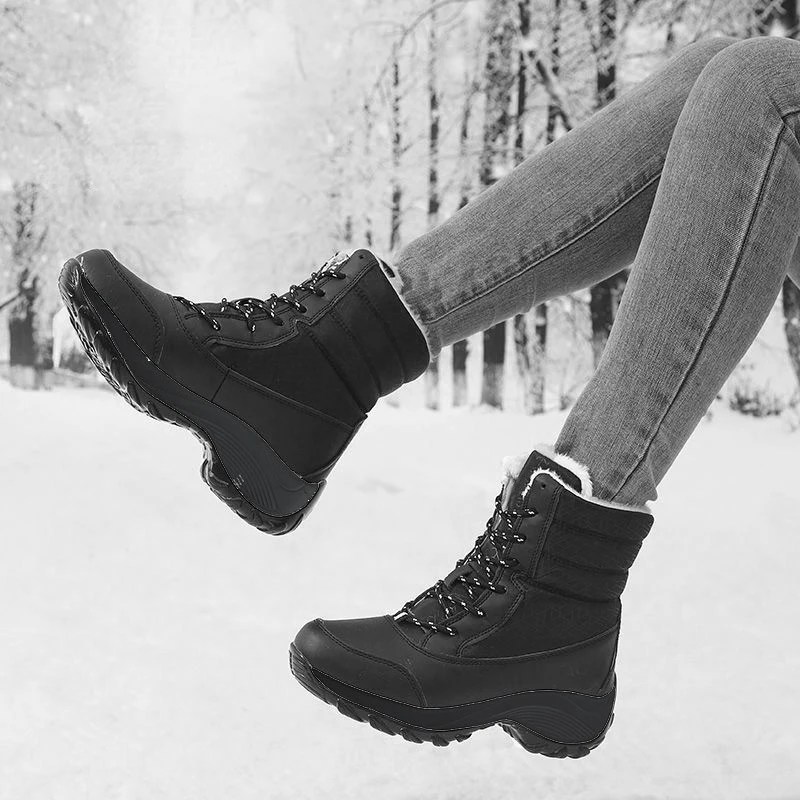 Botas de nieve antideslizantes para mujer, zapatos de algodón negros con plataforma, ligeros y cálidos, informales, marca de lujo, Invierno