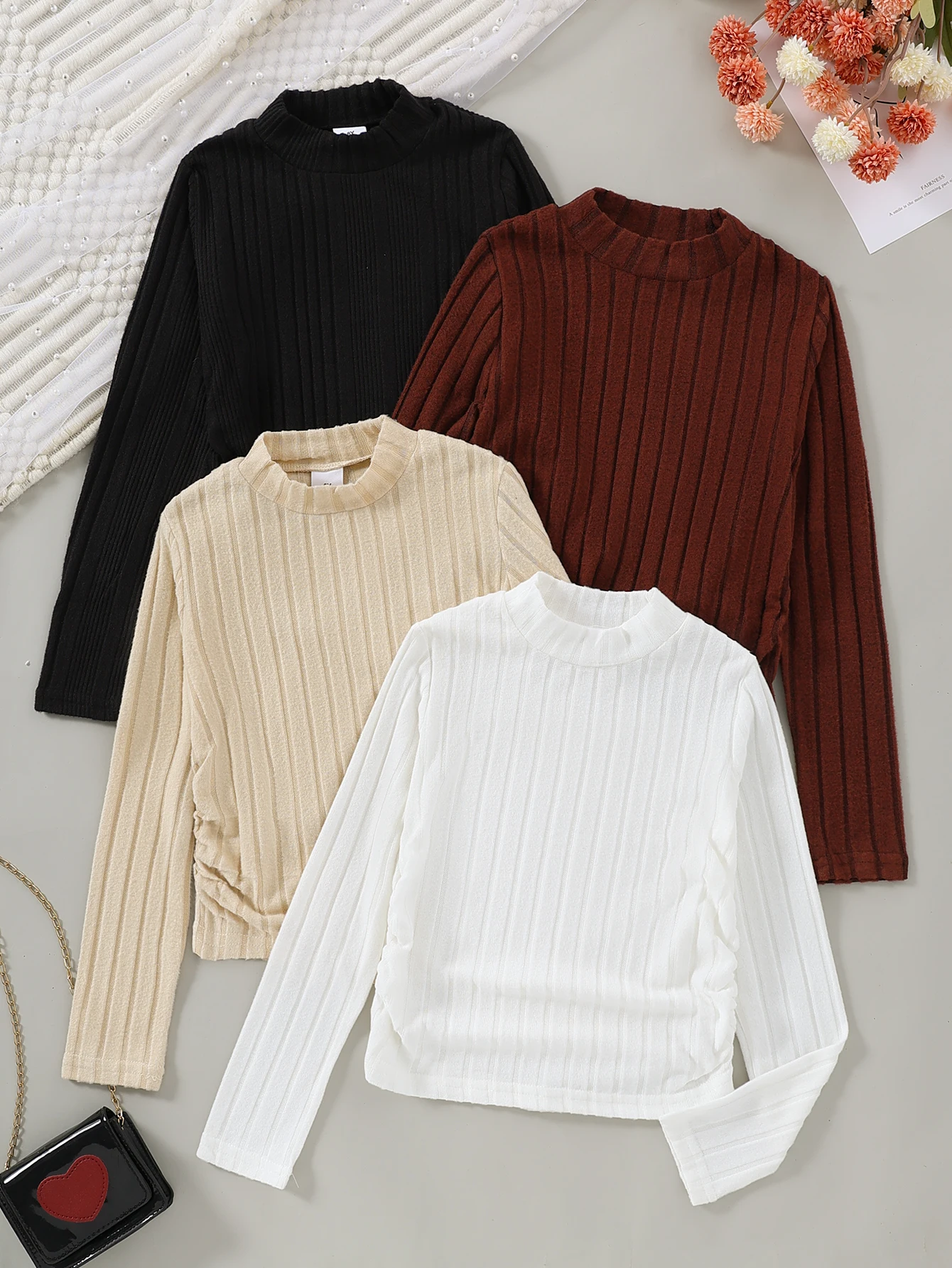 

Комплект из 4-х детских базовых футболок с полосками и воротником-стойкой для девочек, универсальный базовый стиль, набор детского нижнего белья