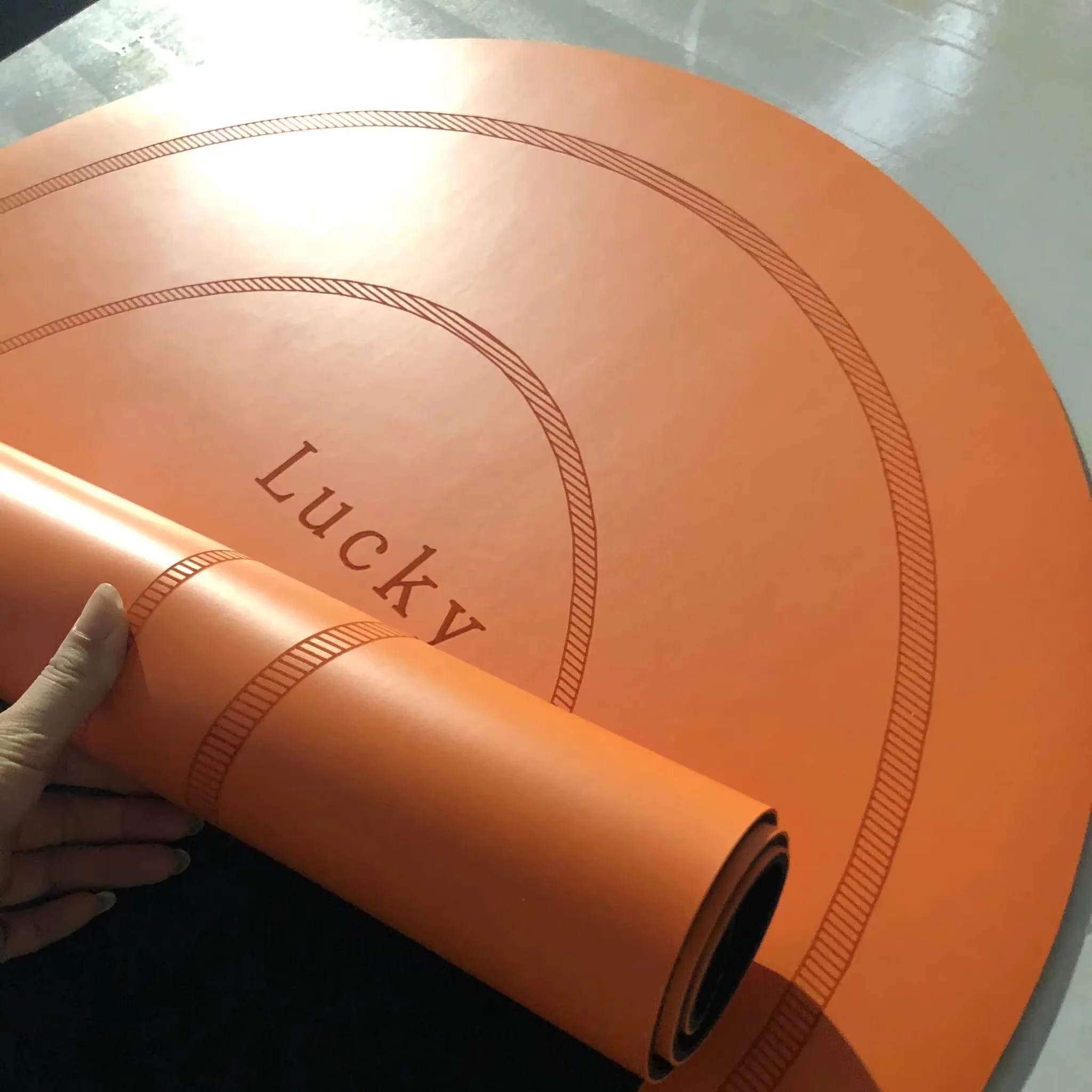 

18 Colors Custom Design Vegan Coconut Oval Yoga Mat PU Oval Arched Pill Shape Rubber Yoga Mat