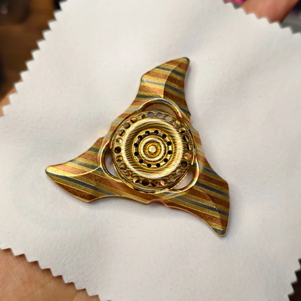 WANDER-Z EDC Crazy Dart Fidget Spinner Rame Fidget Toys Adulti Scrivania da ufficio Novità Giocattolo Disegni originali Gadget per alleviare l'ansia
