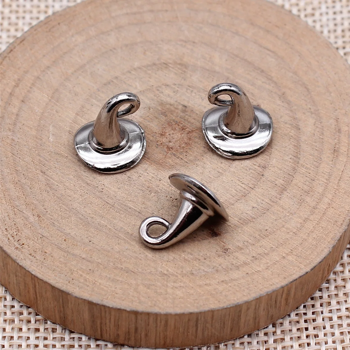 20pcs 10x10mm(0.39x0.39inch) 2 Colors Antique Silver Color Gun Black Color Wizard Hat Charms DIY Jewelry Accessories Supplies