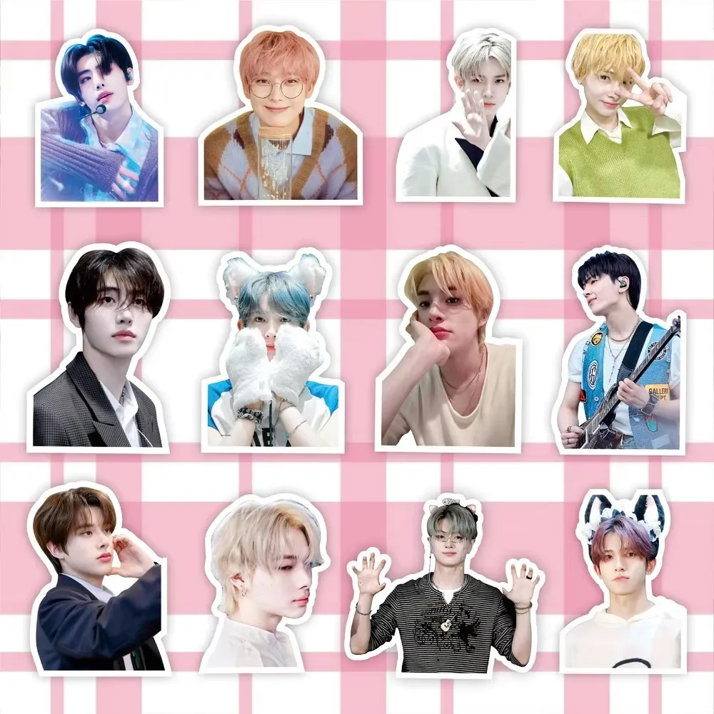 65 قطعة ملصقات فريق Kpop ملصقات جمالية ل لوح التزلج الأمتعة حقيبة دفتر الكتابة على الجدران ملصق الشارات لتقوم بها بنفسك الهدايا