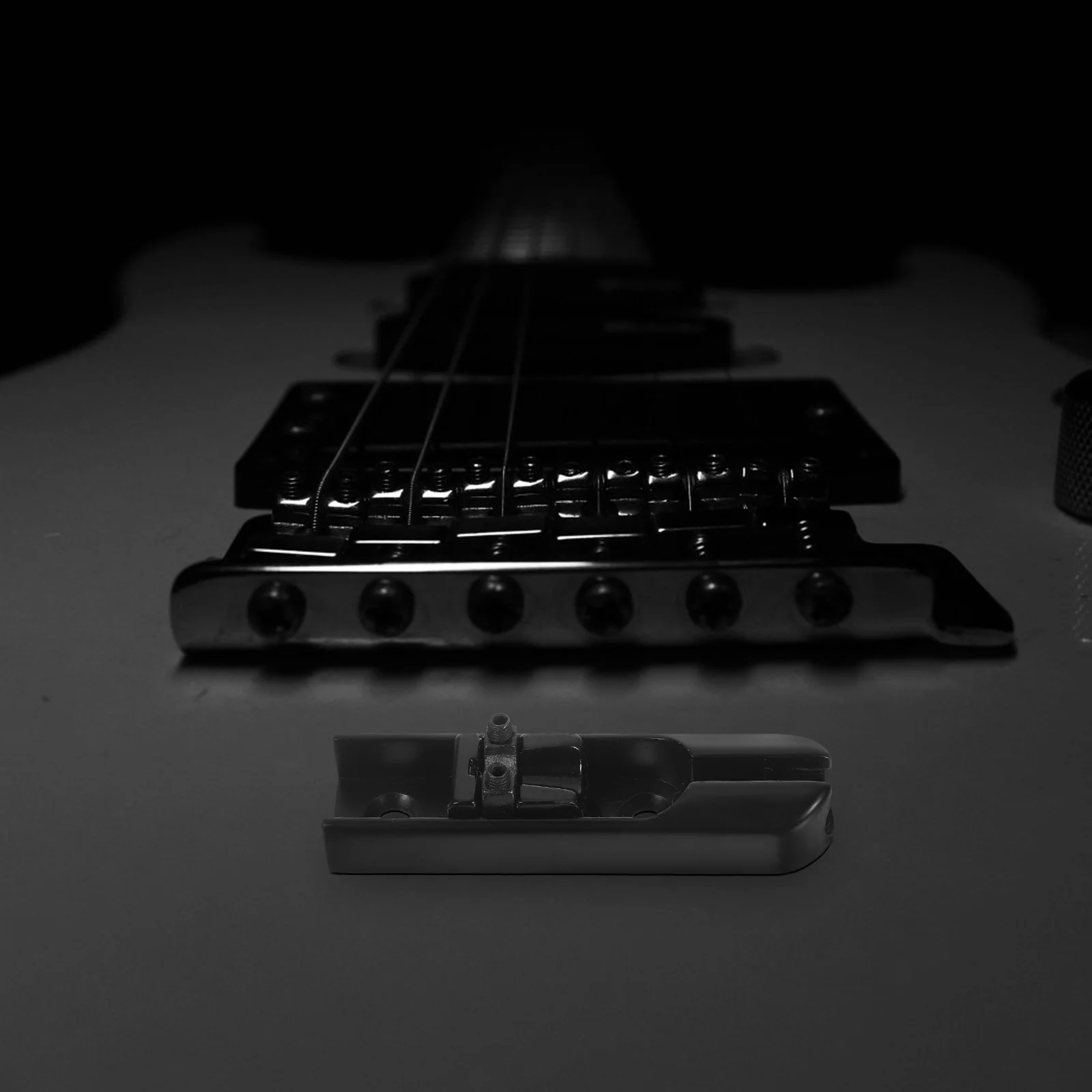 

Electric Bass Bridge For Headless Bass Black Metal Split String Design Enhanced Sound Tuning Accuracy Instrument Repair