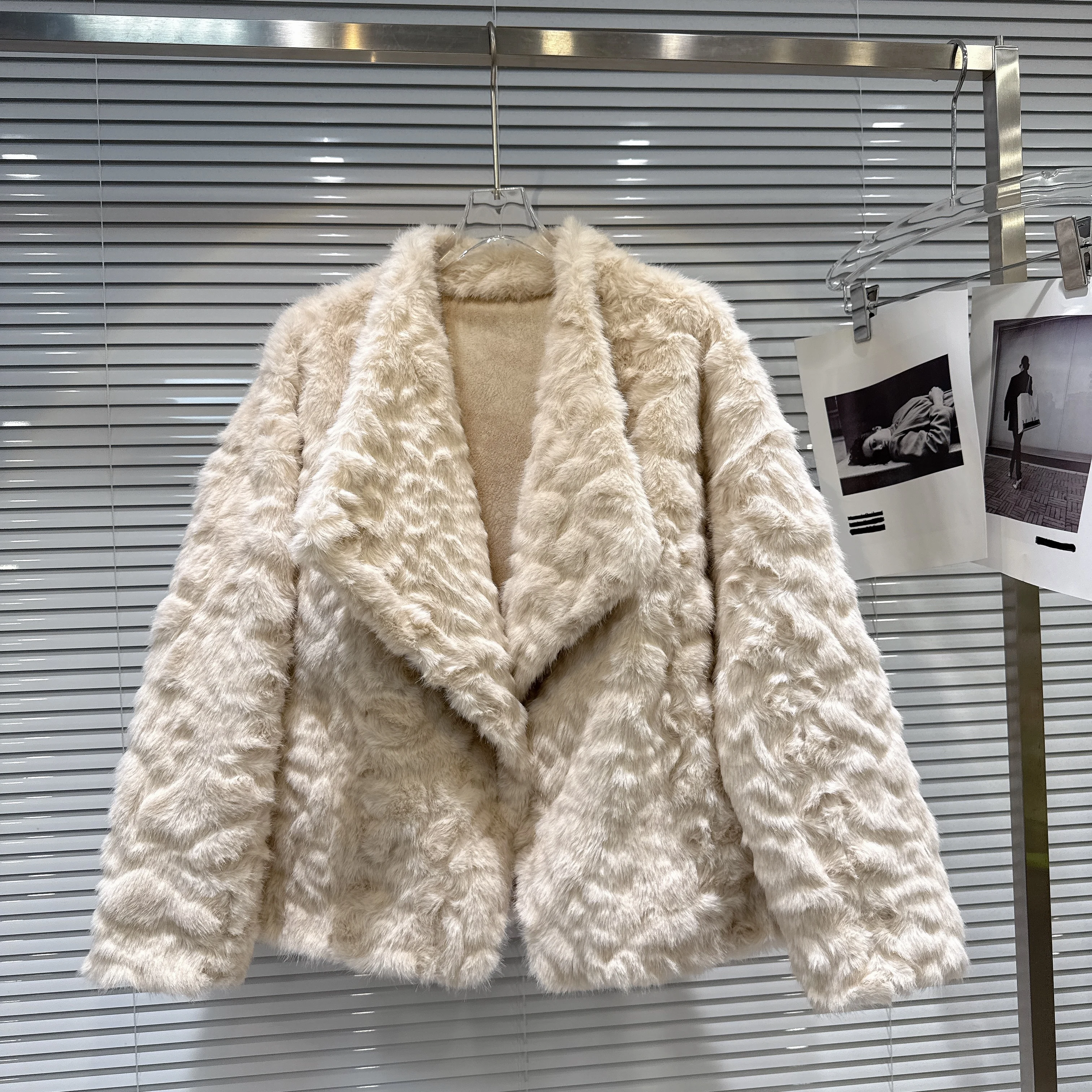 French Elegant Fashion Large Lapel Single-Breasted Loose Versatile Casual Faux Fur Short Coats for Women Winter Thick Jackets