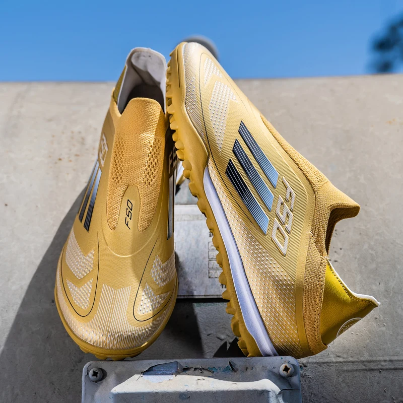 

Men Football Shoes Fast TF/FG Professional Soccer Shoes Society Cleats Indoor Football Field Boots Non-Slip Training Sneaker