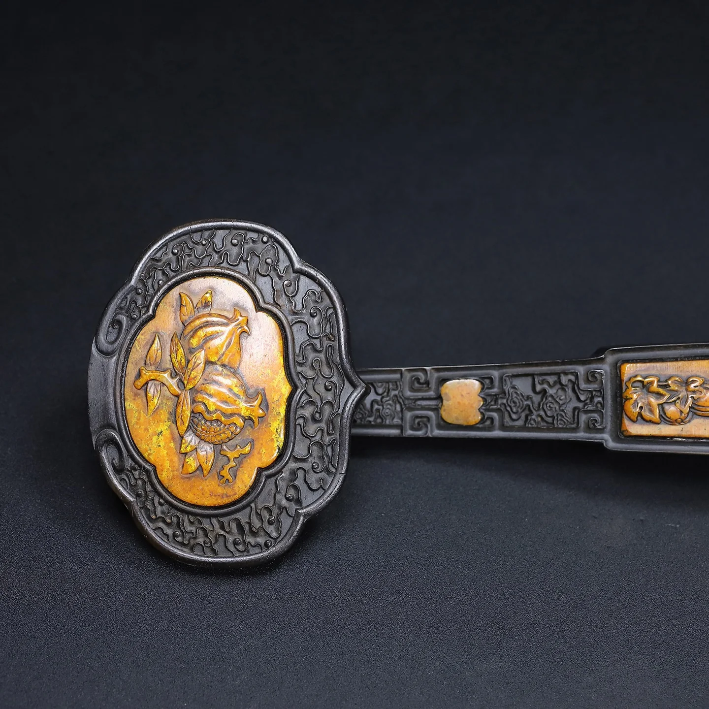 Old Collection Of Sandalwood Ornaments Inlaid With Shoushan Stone, Dimensions: Length 43.5Cm, Width 11Cm