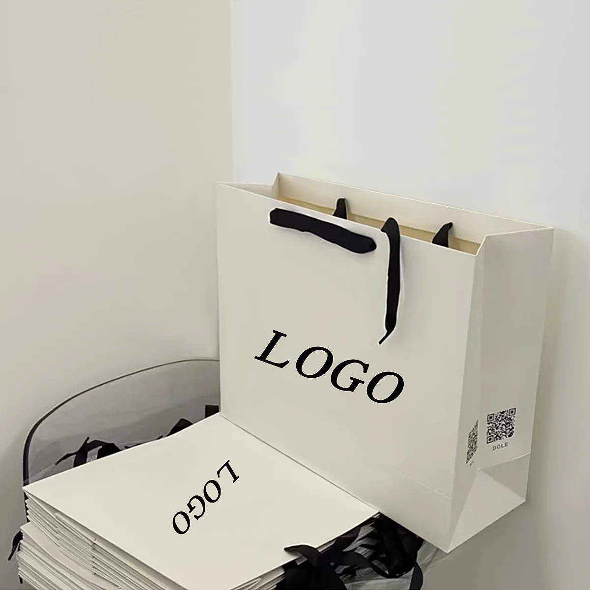 custom-logo-printed-kraft-paper-shopping-bags-high-end-gift-bags-for-clothing-store-wholesale