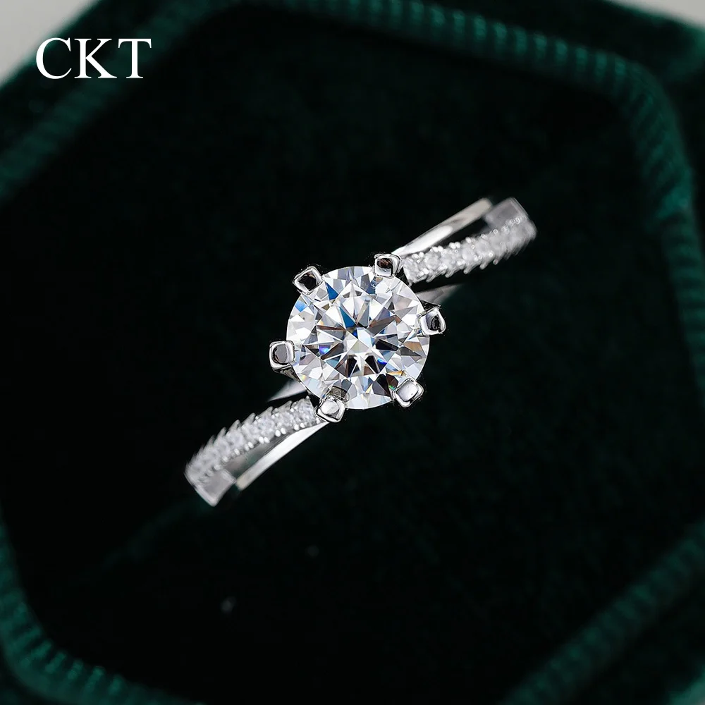 CKT 18k White Gold Ring 1ct Diamond Moissanite Ring for Women's Platinum Pt950 Six-Claw Classic Marriage Proposal Rings Jewelry