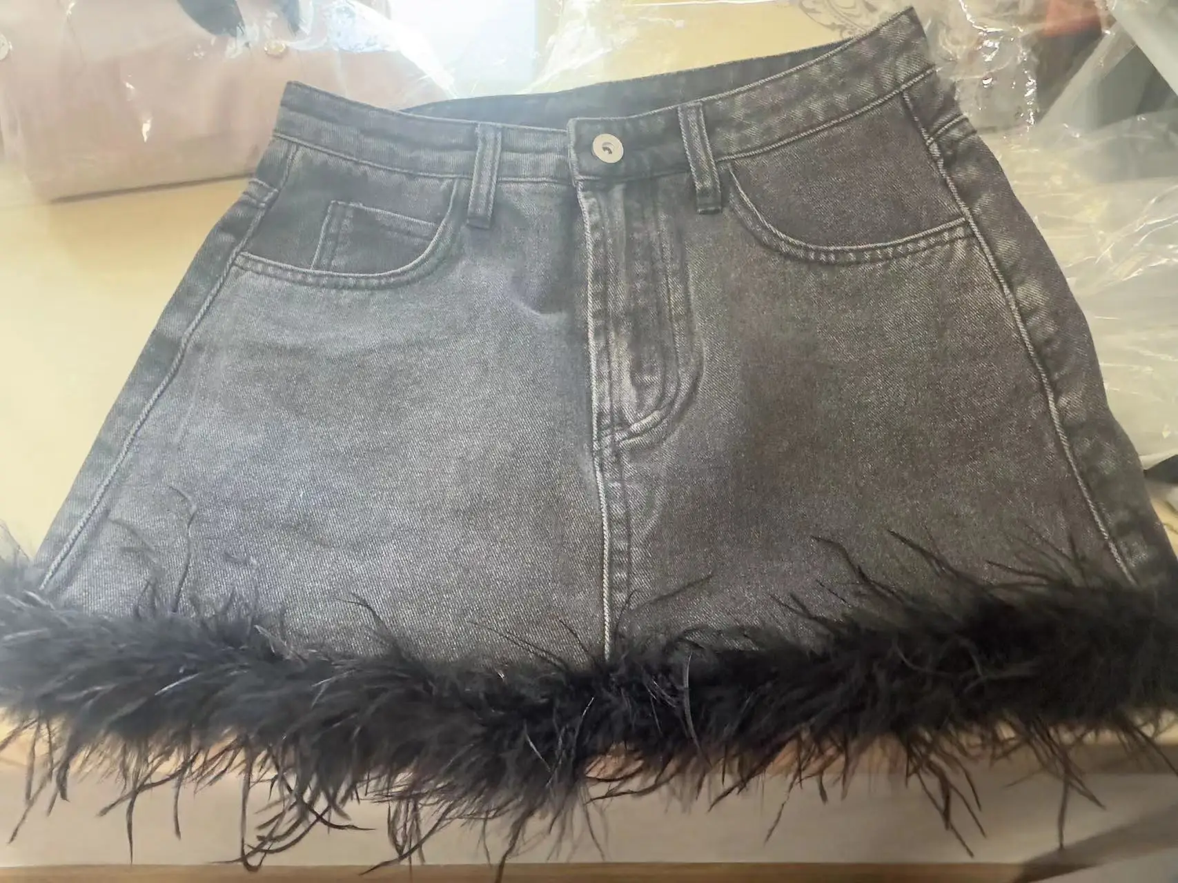 Imagem -04 - Saia Jeans de Costura de Penas de Avestruz Feminina Minissaia em Linha Saia Preta Que Combina com Tudo Moda Alta Nova Outono 2023