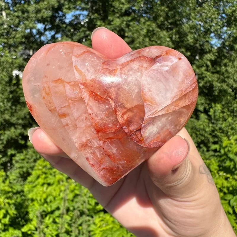 1PC Random Natural Decorative Stone – Elegant Fire Quartz Heart, Collectible Crystal for Father’s Day, Graduation, Christmas