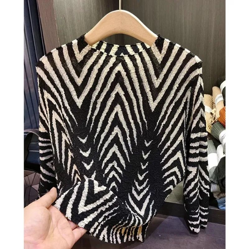 

Miyake Striped Loose Pleated T-shirt 2026 New Long-sleeved Round Neck Versatile Casual Tops Bottoming Shirt Women's Thin Models