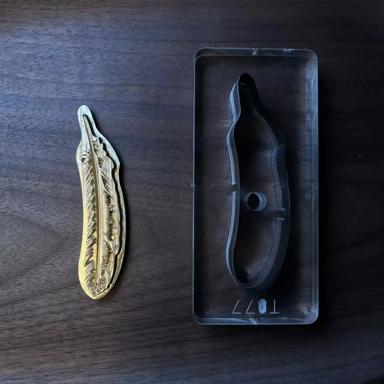 Feather Shape Brass Stamp Cutting Die Set Hot Foil Embossing Stamps DIY Leathercraft Cutter Leather Fabric Cutter Heat Stamp