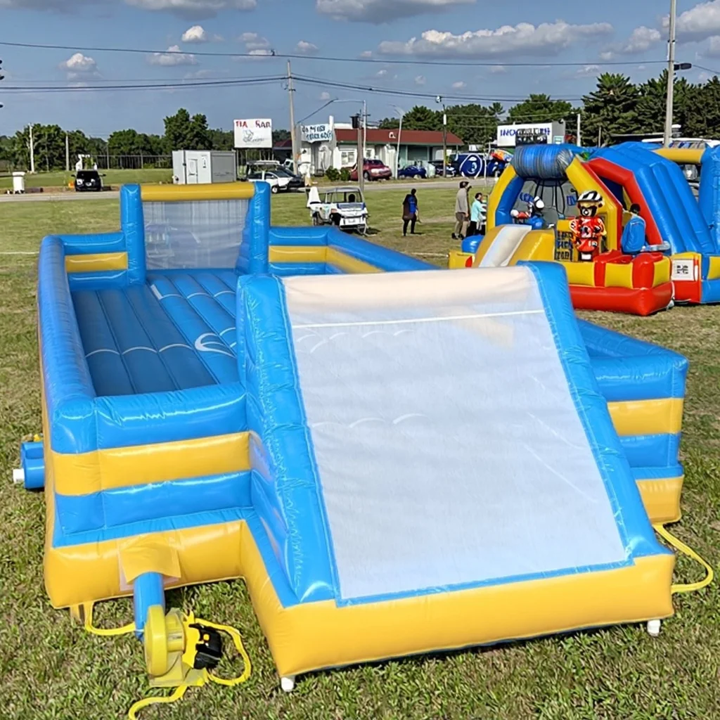 Corso di gioco di calcio gonfiabile per campo da calcio gonfiabile all'aperto in PVC da 0,55 mm di vendita calda in fabbrica per dimensioni personalizzate all'aperto
