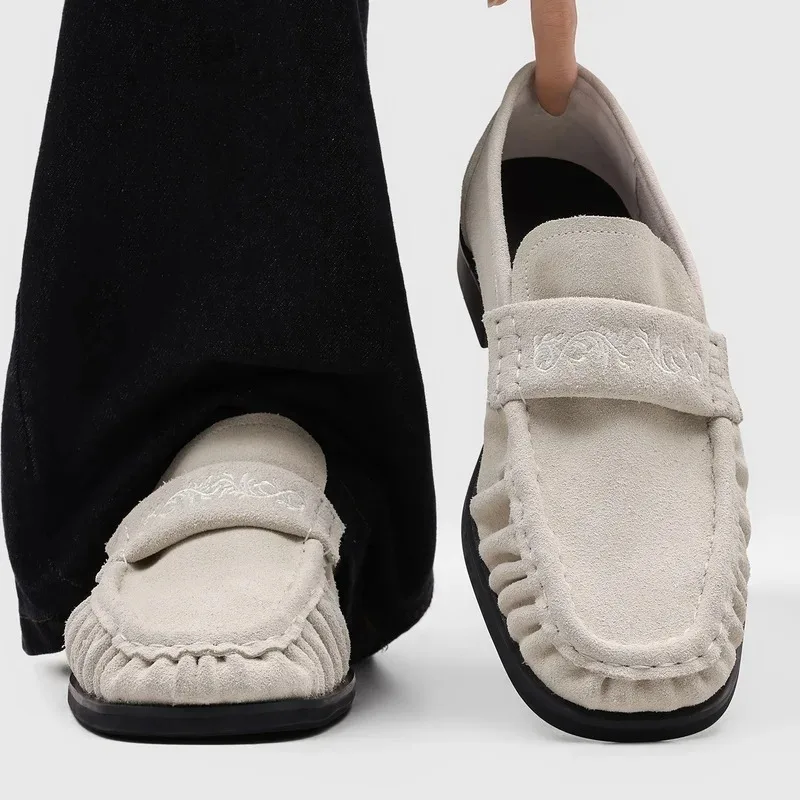 Men Shoes Loafers Luxury Suede Exquisite Chinese Totem Embroidery Shoes Man Soft Anti Slip Driving Trend Commuting Shoes for Men