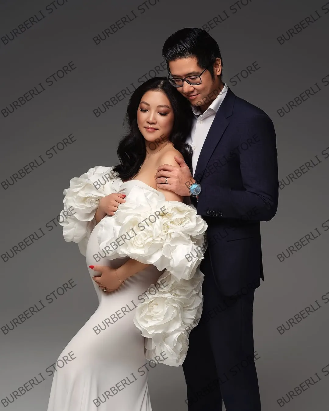 エレガントな花柄マタニティドレス 大きな花のディテール ストラップレス スパンデックス マーメイド 妊婦 ガウン 特別な日のドレス