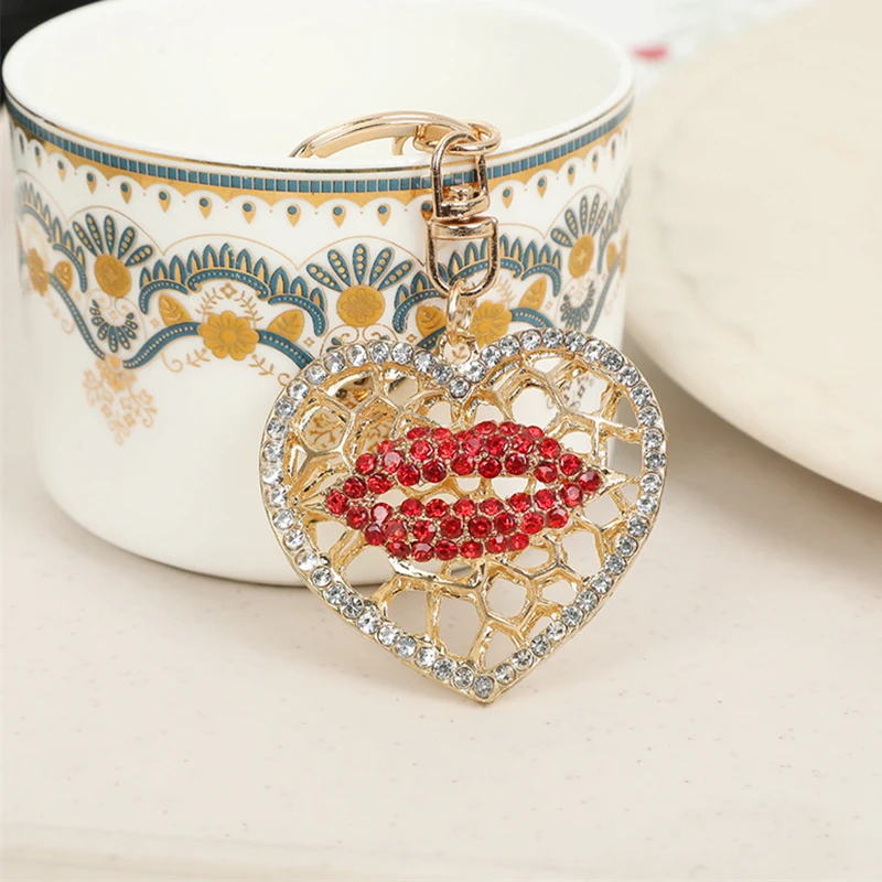 1pcs Creative Love Lips Diamond Keychain Women's Bag Personalized Decorative Pendant Car Keychain