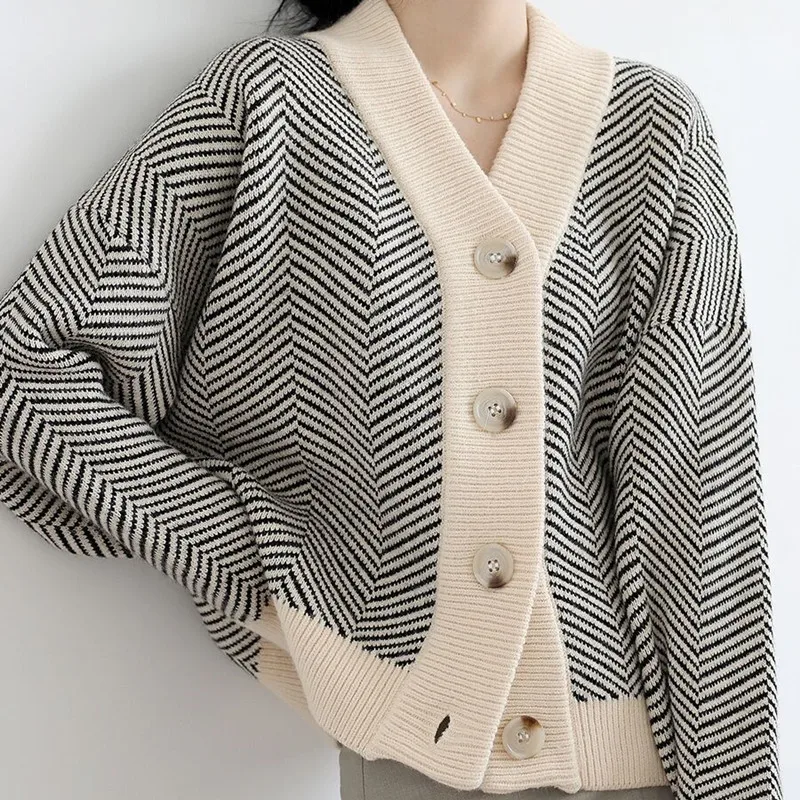 ITOOLIN Herbst und Winter langärmeliger Strickpullover im lässigen Stil Lose Strickjacke mit V-Ausschnitt gestrickter gestreifter Pullover