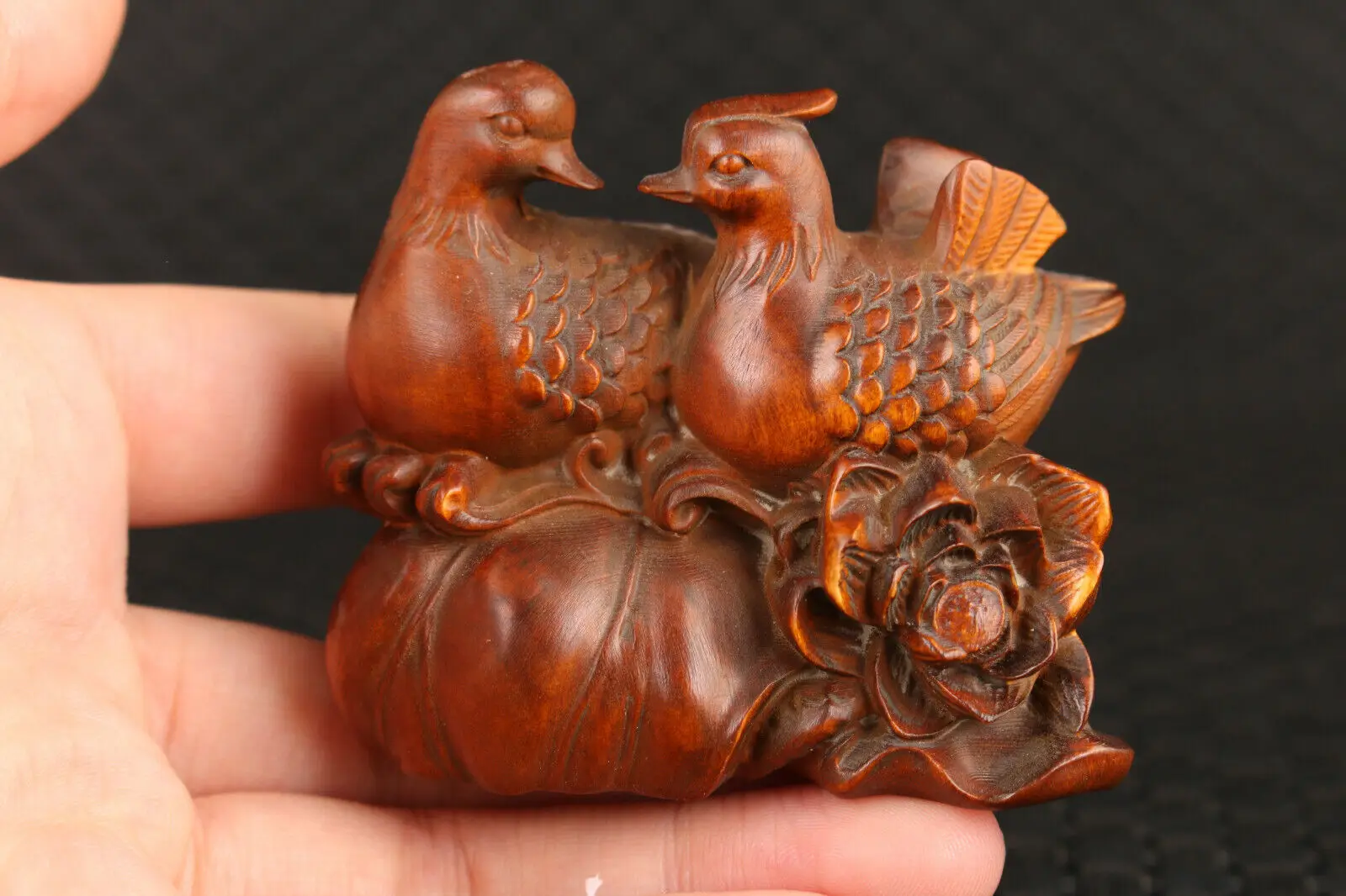 

Rare Chinese Boxwood Handwork mandarin duck Statue tea pet netsuke table decor