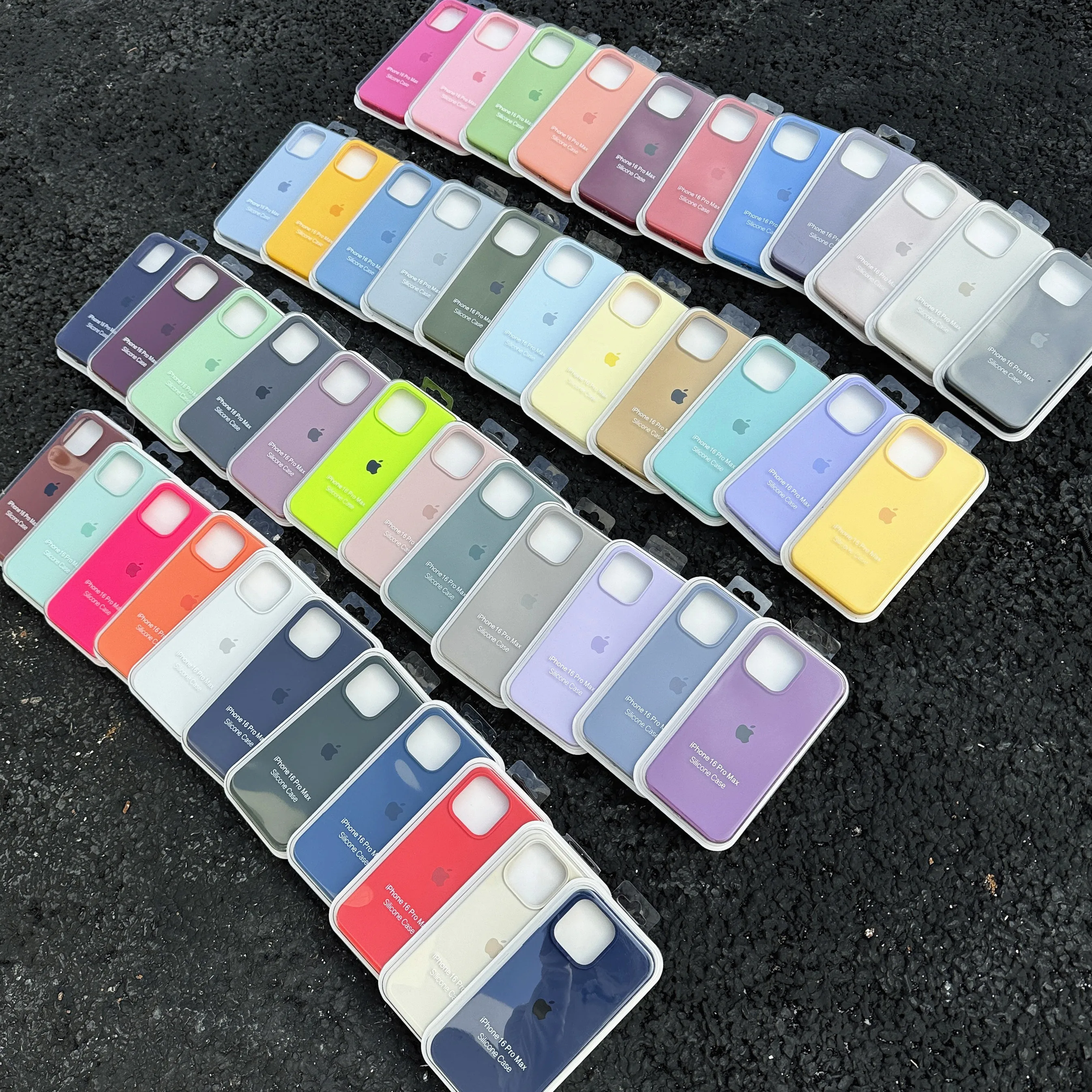 Etui z logo, w jednolitym kolorze, wykonane z płynnego silikonu, do iPhone 18 Pro Max, 17, 16, 15, 14 Plus, odporne na wstrząsy, miękkie etui do iPhone 18.