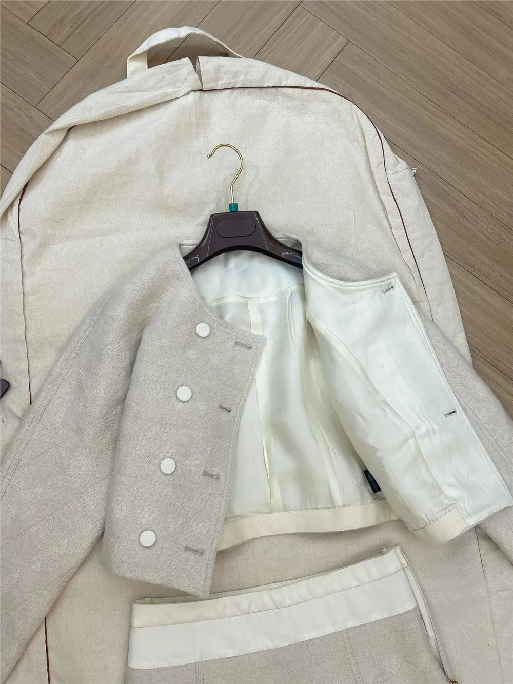 High Quality Sheep Wool Silk Short Jacket +Straight Through Skirt Women Casual Suit Elegant Temperament