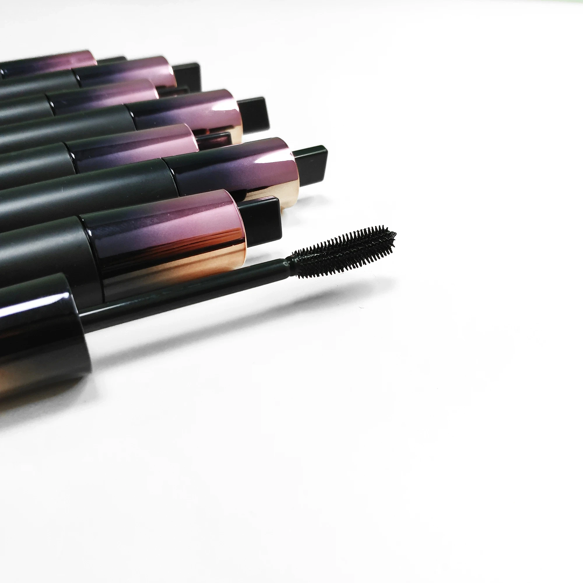 Logo gratuito Personalizza Logo Mascara impermeabile vegano all'ingrosso Antigas Curl fine Deformato Bacchetta per mascara in plastica con etichetta privata personalizzata