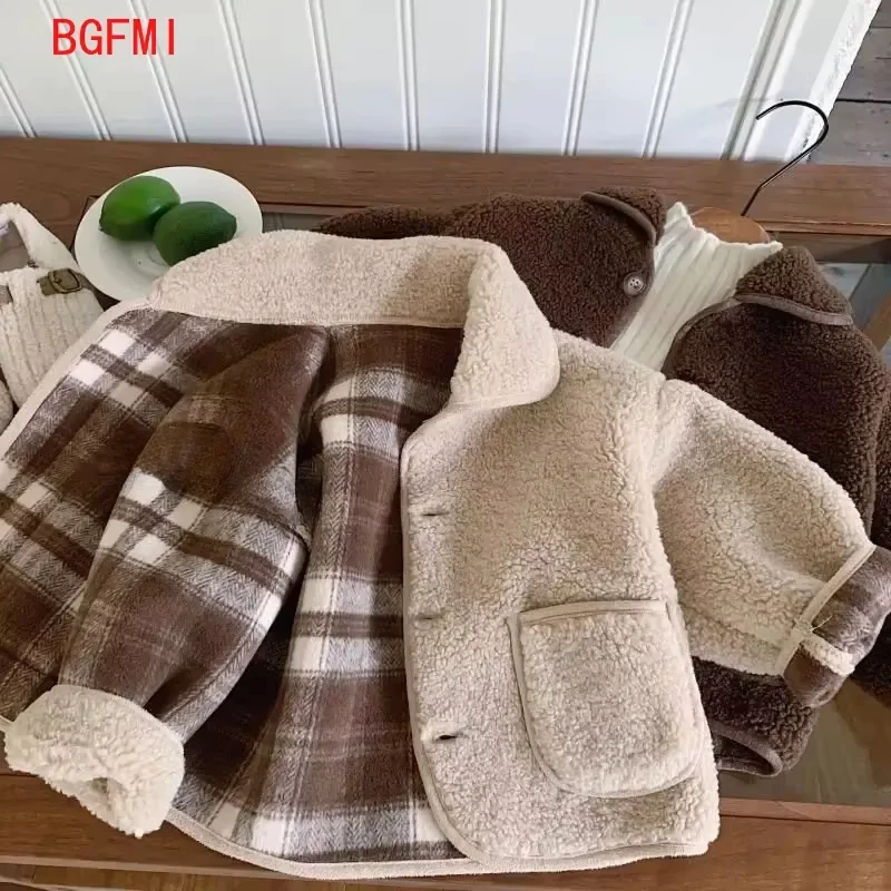 High-quality Boys Velvet Thick Wool Single Breasted Coat 2026 Autumn/Winter New Warm Lamb Wool Top Baby Winter Girls Collar Coat