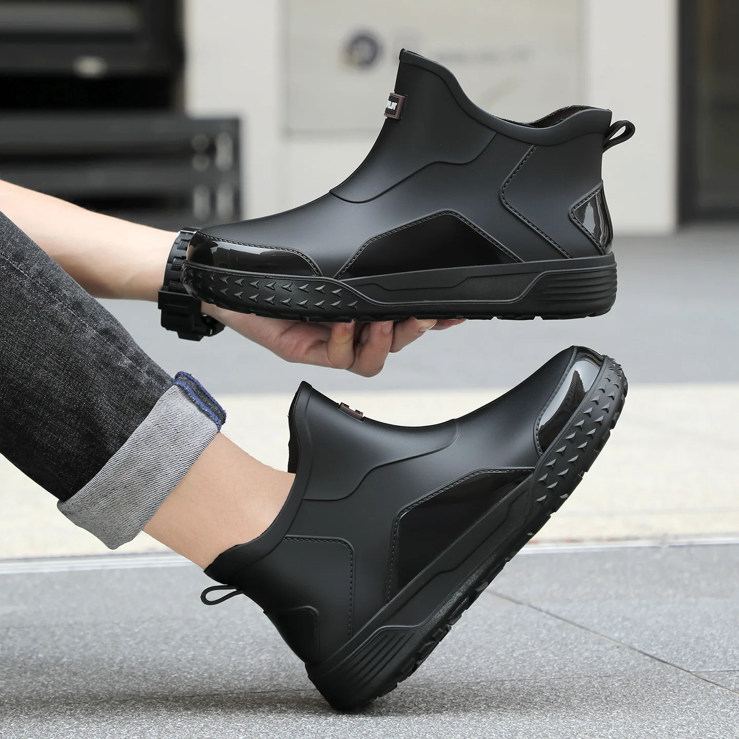 

Men's Black Simple Rain Boots Classic Style Rubber Shoes Rainy Season Urban Commuting Short Water Shoes Trendy Men's Shoes