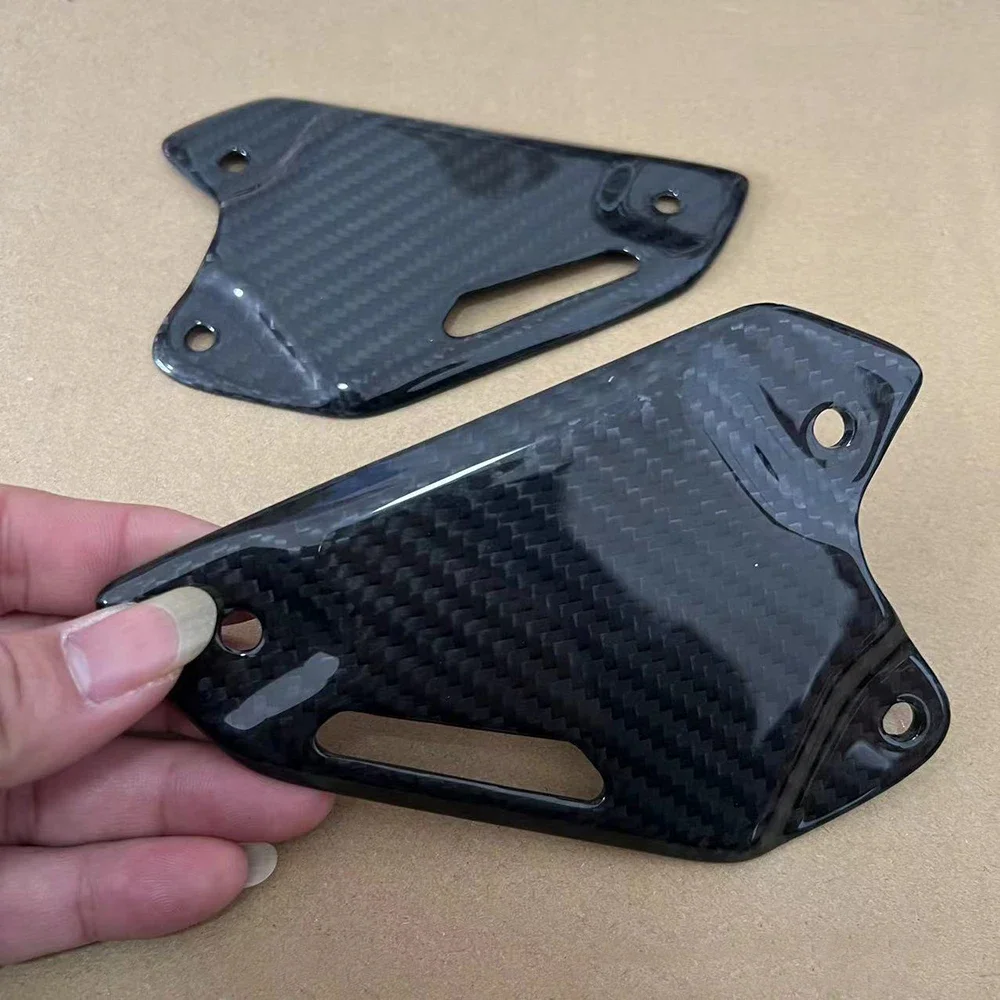 

100% Carbon Fiber Motorcycle Footrest Heel Guard Cover For KAWASAKI Z900 Z900SE 2017-2024 Rearsets Foot Rest Peg Protector