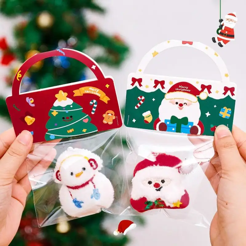 Nouveauté Porte-clés en peluche bonhomme de neige du Père Noël ; Ornement de Noël unique pour les sacs ; Cadeau d'amitié idéal et accessoire de sac à dos.