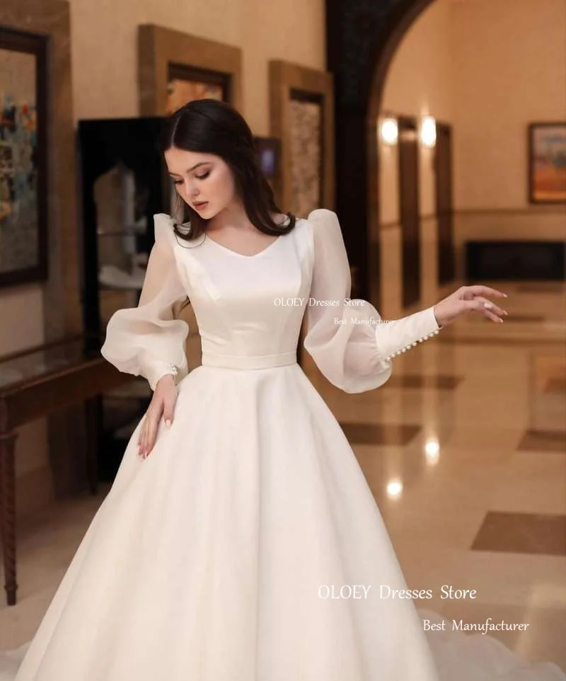 OLOEY-Modest simples vestidos de casamento, mangas compridas clássicas, botões, decote V, cetim, Dubai, vestidos de noiva árabes