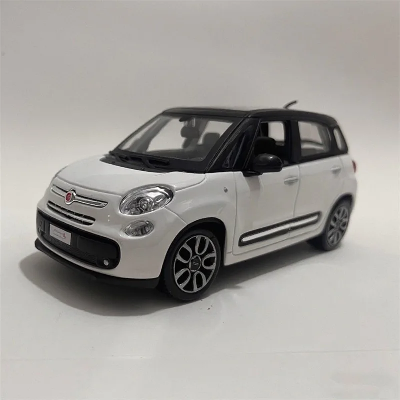 Bburago 1/16 イタリア製 フィアット 500 ミニカー Burago 【公式通販】
