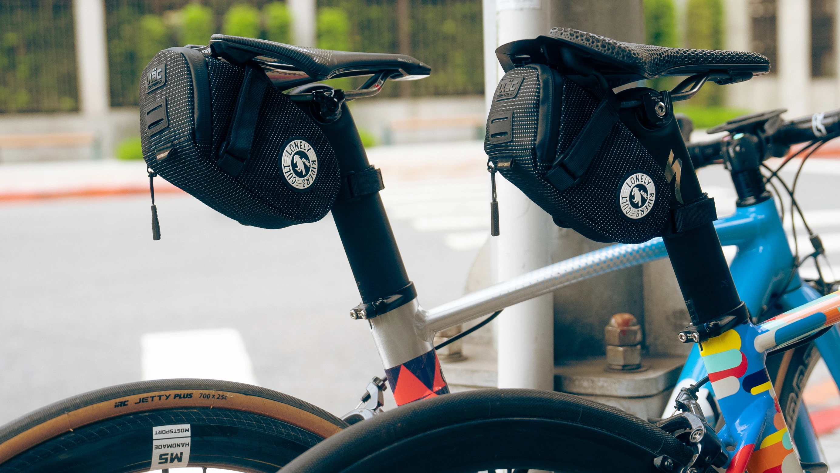 ULAC Radfahren Sitztasche 0,6/1/1,3 l mehrfarbige Fahrradsatteltasche wasserdichte MTB Rennrad Reparatur Werkzeuge Tasche Schwanz Pack Zubehör – Detail 2