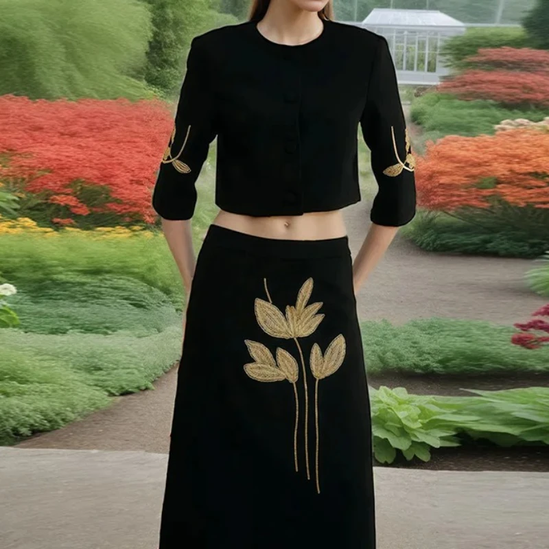 

Elegant Temperament Flower Heavy Embroidery Top High Waisted Skirt Women's Set