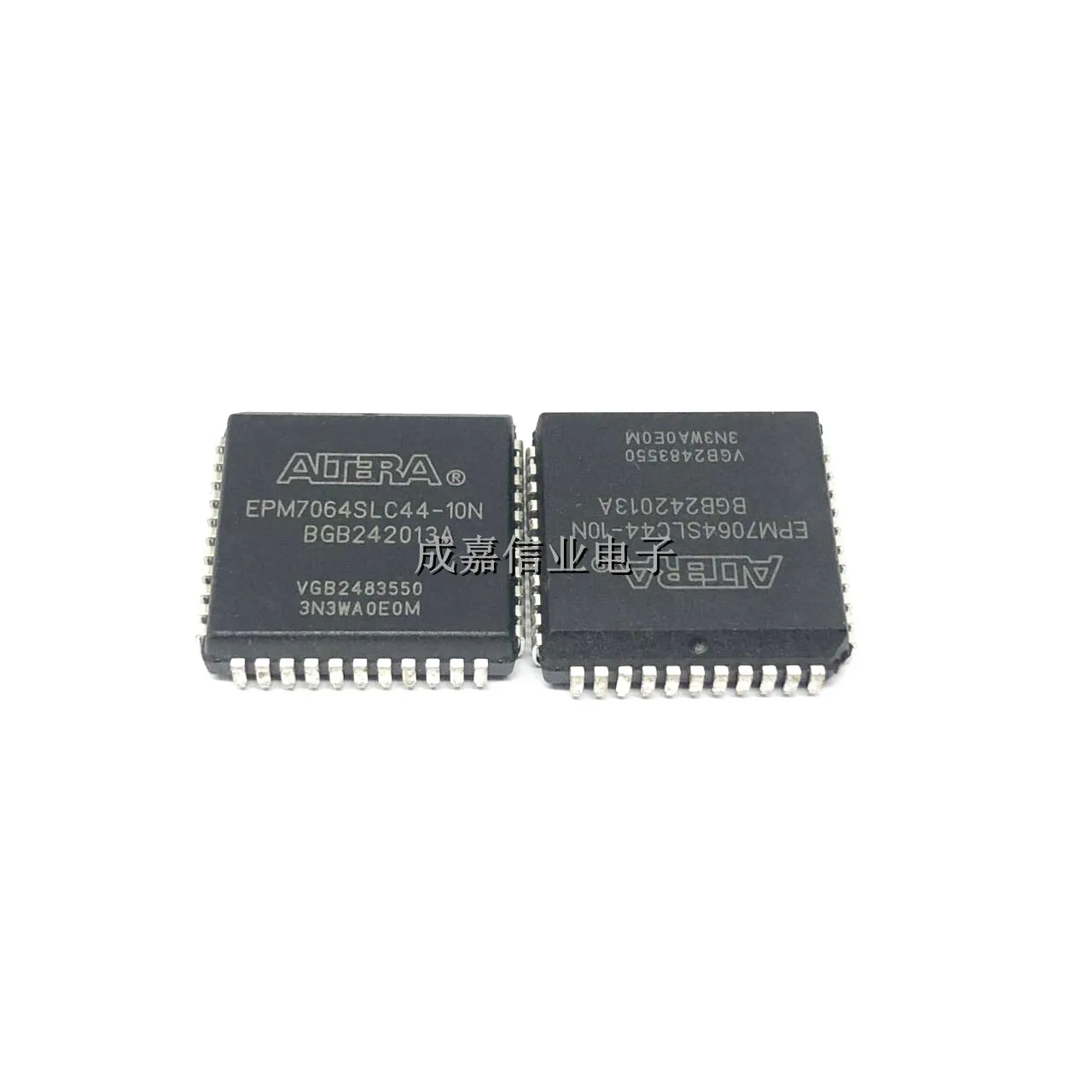 5pcs/Lot EPM7064SLC44-10N PLCC-44 CPLD - Complex Programmable Logic Devices CPLD - MAX 7000 64 Macro 36 IOs