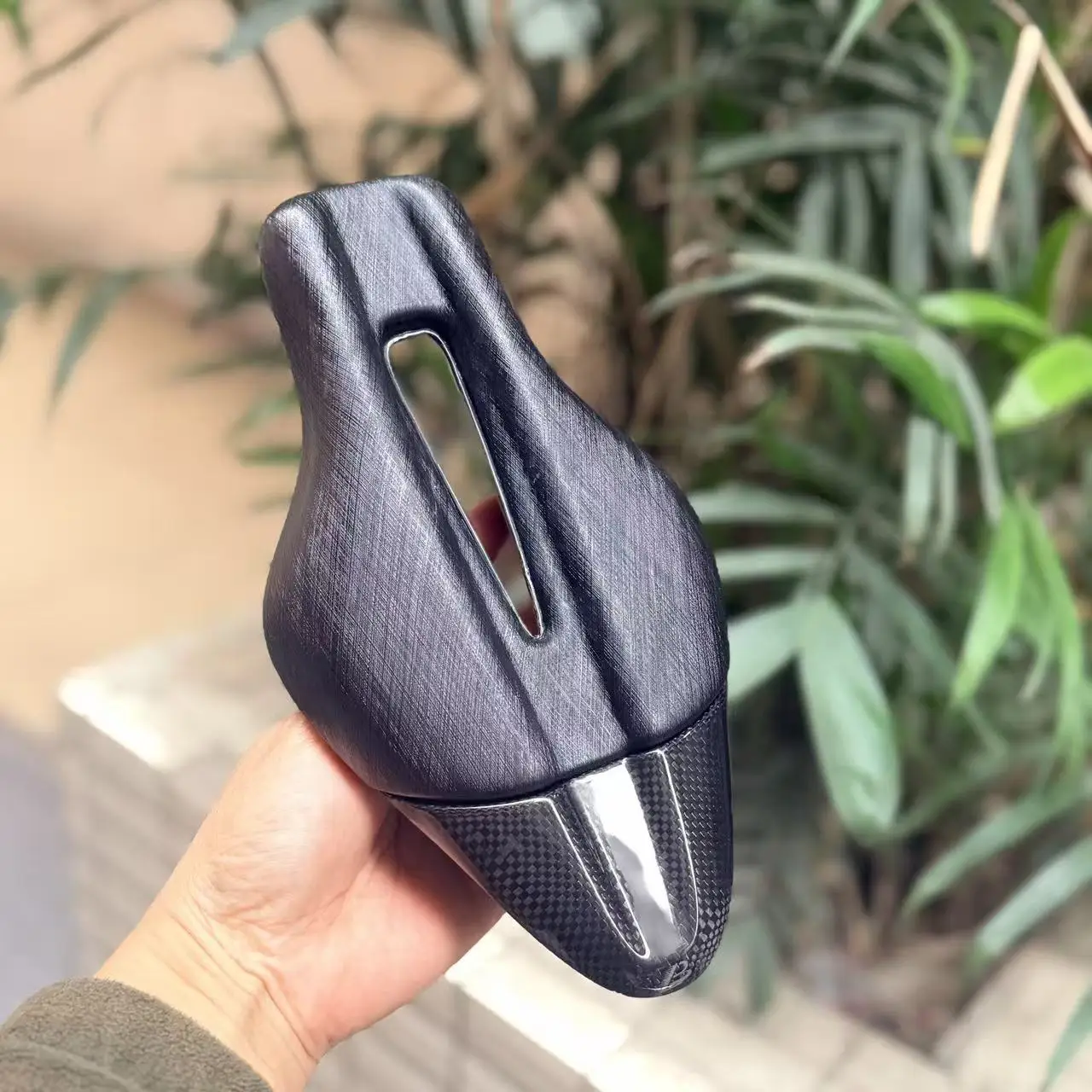 Balugoe MTB Bicycle Saddle TT Time Trial Cycling Saddle Seat Triathlon Tri Road Bike Fixed Gear Bicycle Saddles Short Nose