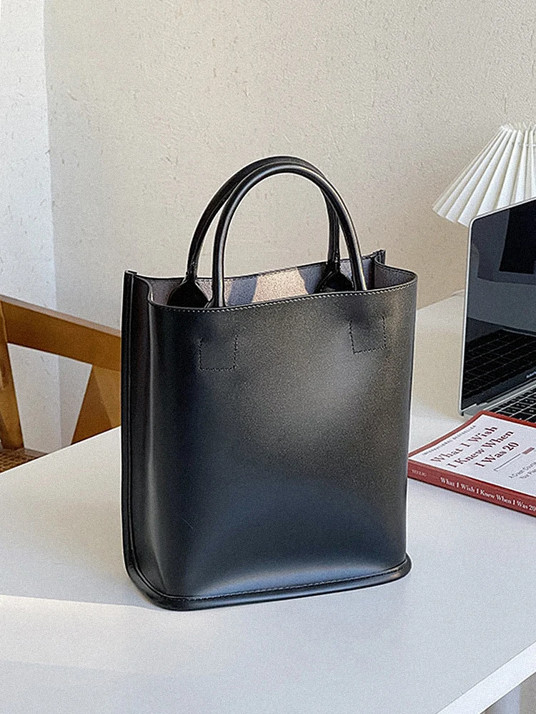 

Light Luxury Fashion New Bucket Shaped Large Capacity Handbags Simple And Casual Versatile Single Shoulder Bags For Women Trendy