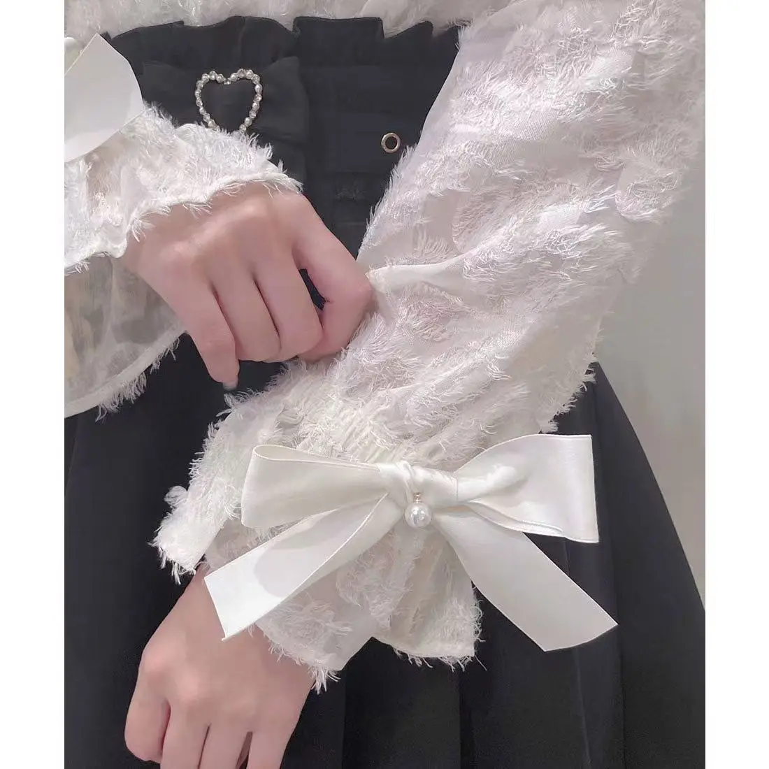 بلوزة روجيتا اليابانية الأنيقة من الدانتيل مقسمة مثيرة مكشوفة الأكتاف وأكمام طويلة وأشرطة من اللؤلؤ قميص نحيف متعدد الاستخدامات للنساء #3