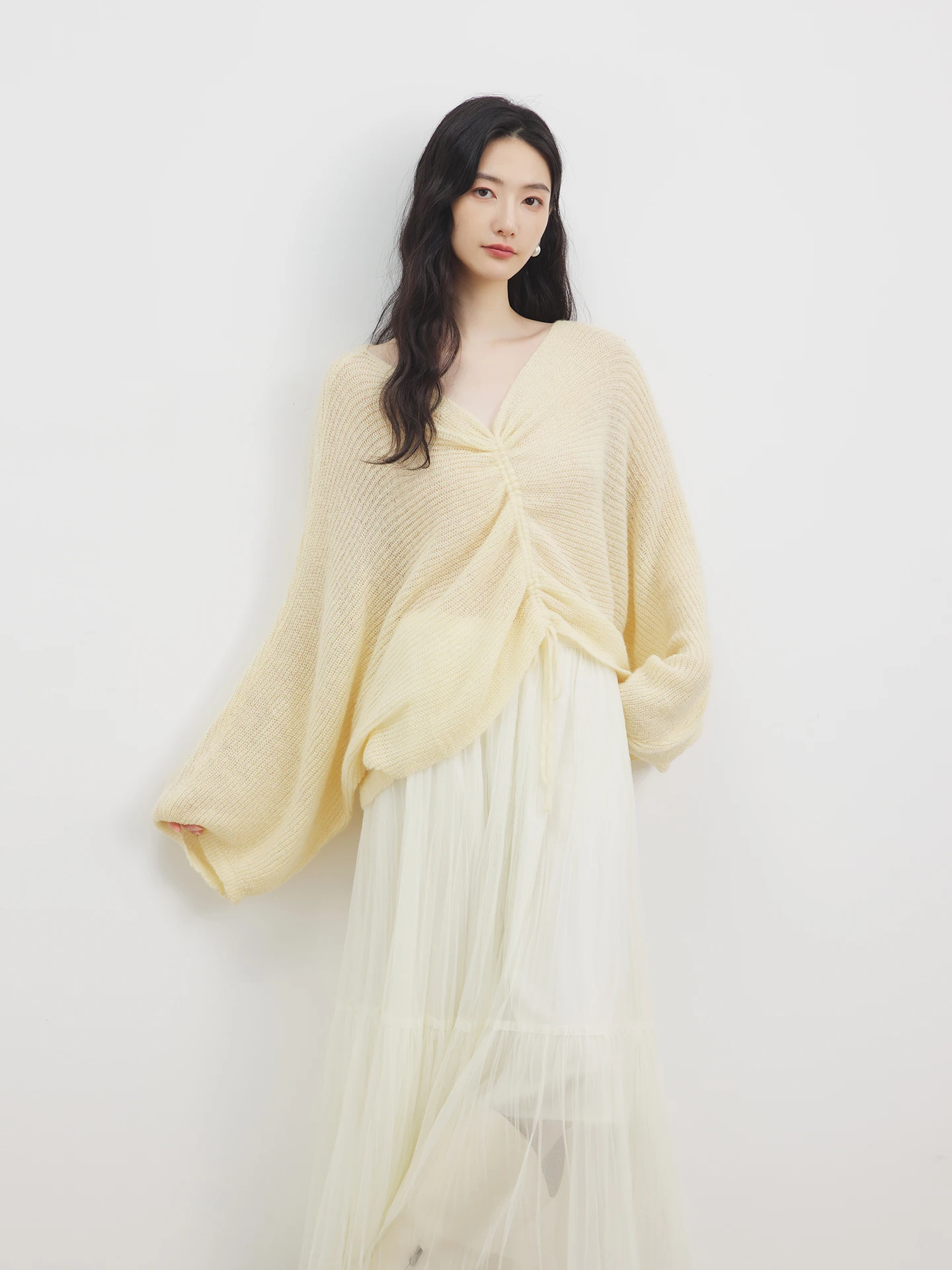 

Женский вязаный свитер Annata Warm S Time Yellow V-Ne Oversized Pullover Dstring из смесовой шерсти с длинными рукавами