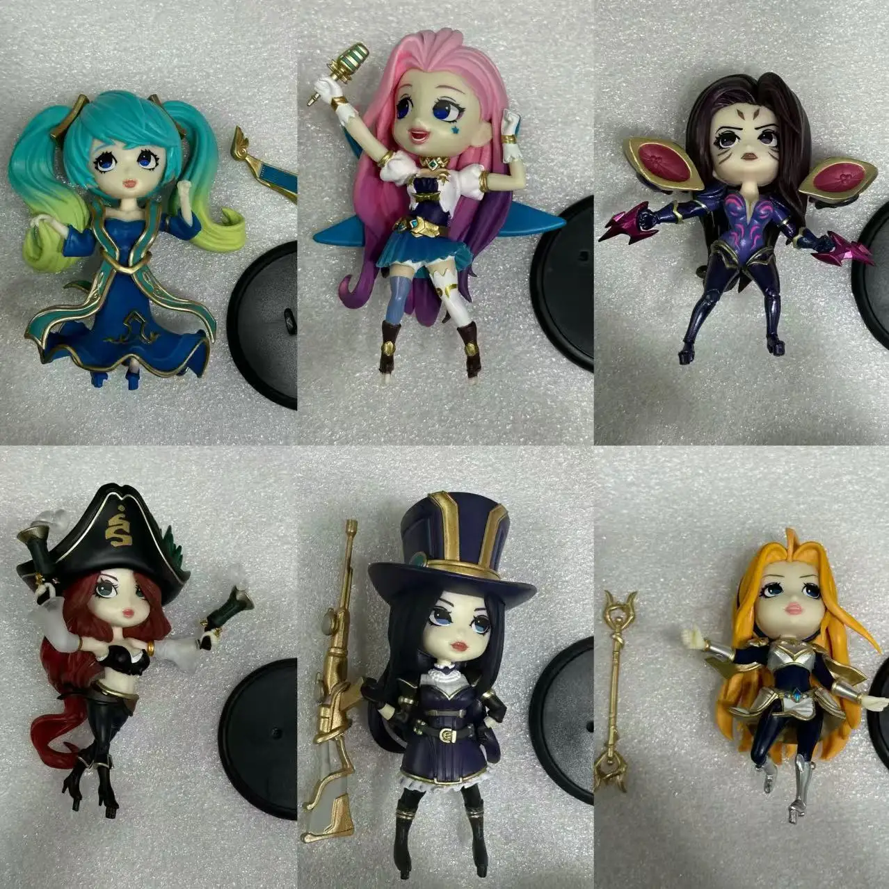 Miss Fortune Caitlyn  Kai\'Sa Sona Seraphine Lux Jinx Ahri Mini Figure Blindbox Genuine Original Packaging Brand New