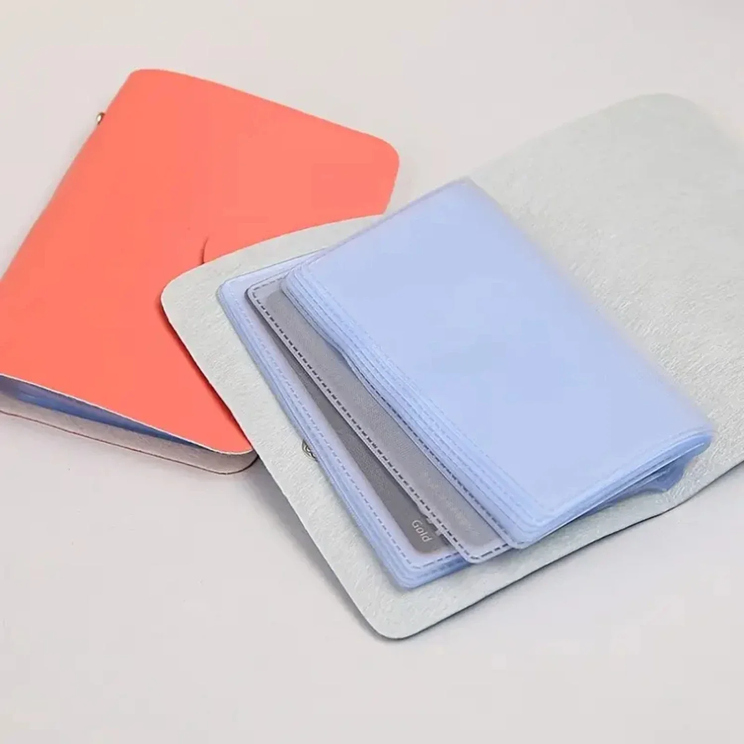 ファッショナブルな紳士のエレガントで小さなPUレザーのソリッドカラーのカードホルダー - スタイリッシュで整理整頓に最適です。