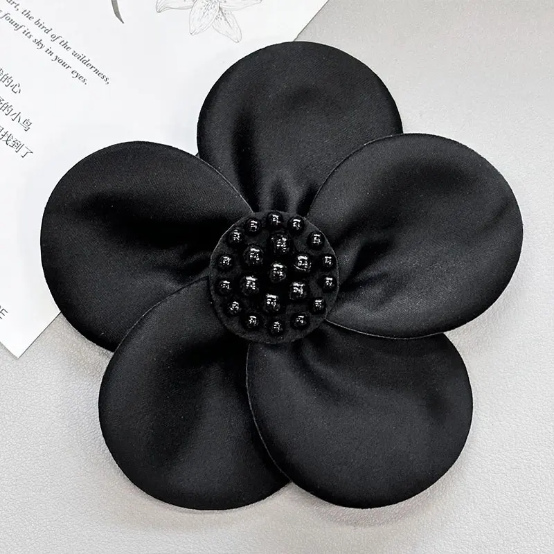 20 Stück einfarbige 3D-Satin-Blumenapplikationen zum Basteln, mit Perlen verziert, für DIY-Stoffaufkleber, Broschen, Schuhe, Hüte, Pullover-Dekoration, Aufnäher – Detail 4