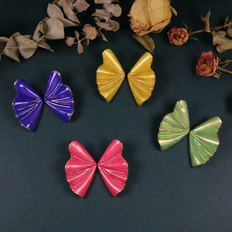 French Retro Dopamine Color Fan-Shaped Symmetrical Ear Studs Leaves European and American Retro Vacation Pleated Drip Glazed Ear