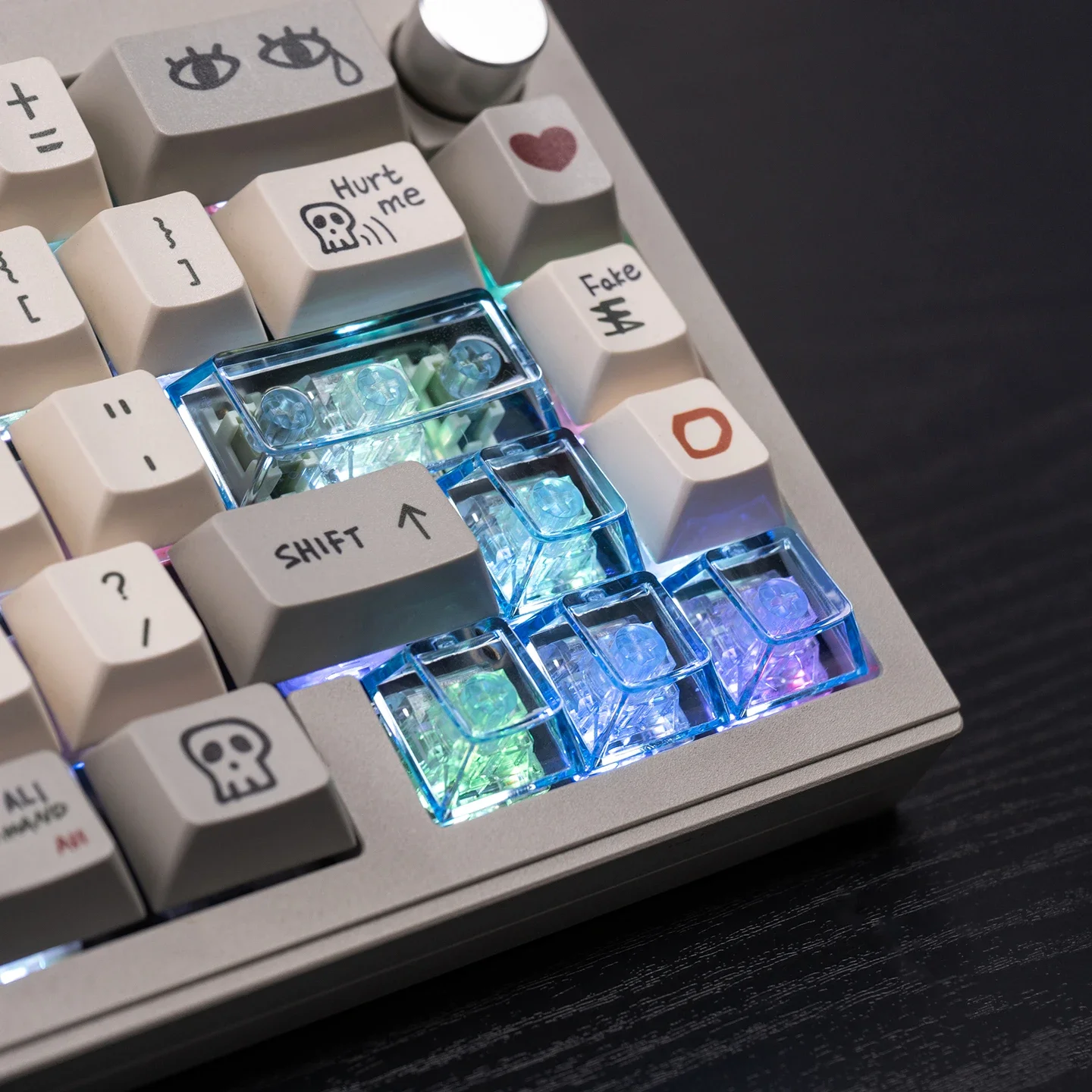 

Mint Red/Blue/Pink PC Supplement Transparent Keycaps Retro Love Story Original Highly Adaptable Mechanical Keyboard