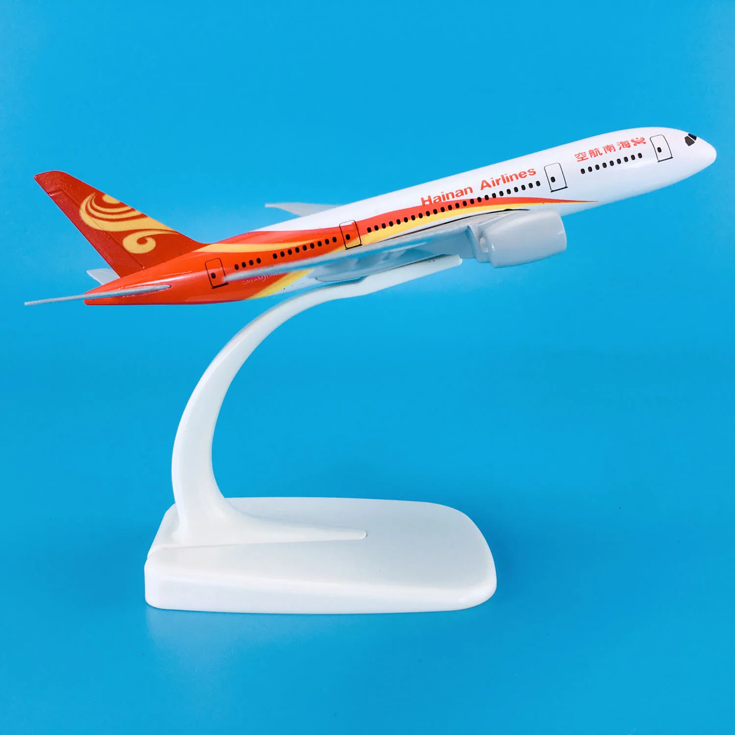 Baza Hot Sale Zinc Ally Material 1:400 14cm Airplane Model Aircrafts Boeing B787 Hainan Airlines Plane Model