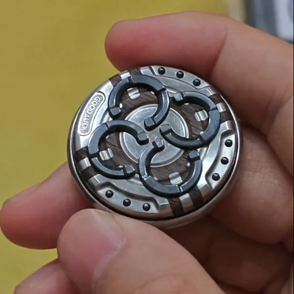 Used EDC TopC horseshoe Metal Toys Haptic Spinner Fingertip Gyroscope Decompression Toys